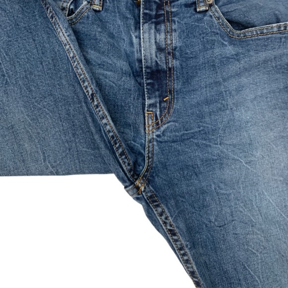 Levi's Women’s High Rise Straight Leg  Fit Jeans Size 10 Dark wash Stretch Denim - Picture 3 of 5